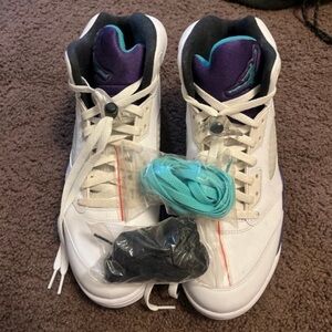 Jordan Sneakers White and Purple